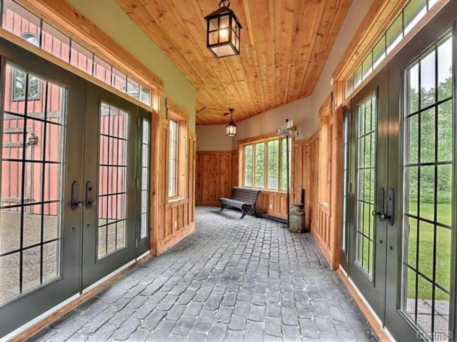Lulu'S Chalet Villa Montreal Exterior photo
